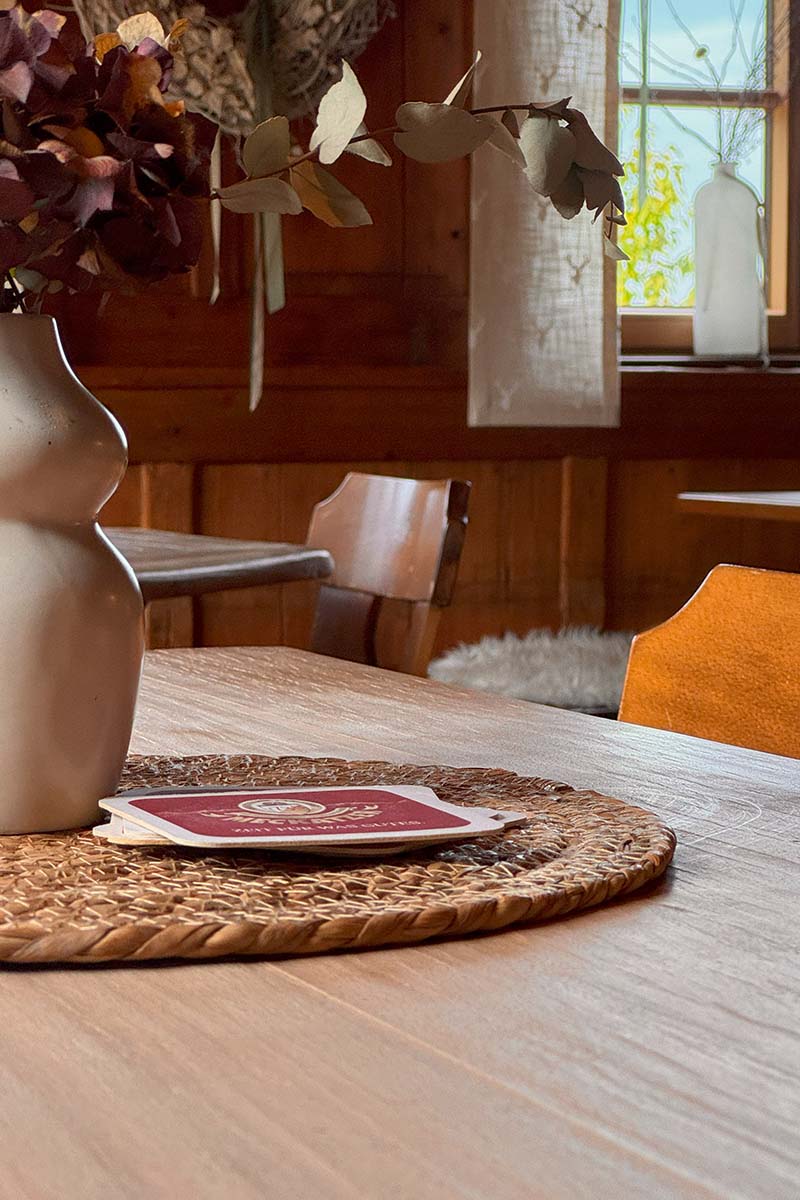 Allgaeuer Bergwald Gasthof Hirsch 1630 Choch Tisch